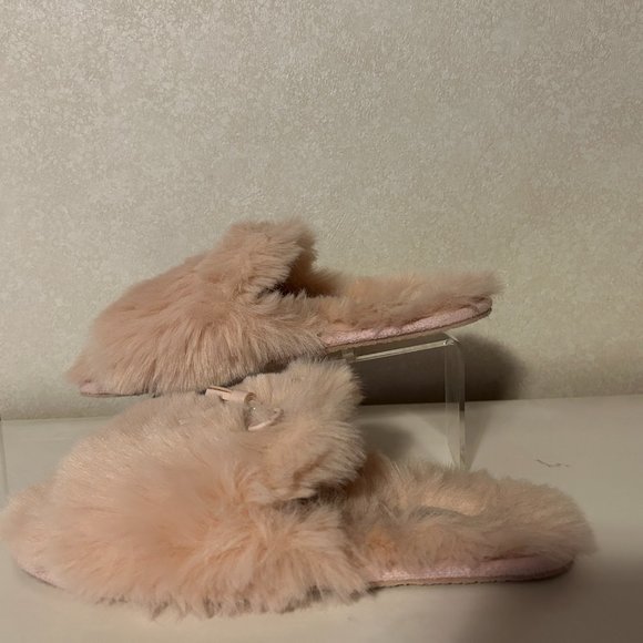 Womens COACH Zoe Sz 6 Pink Faux Fur w/ Tassel and Charm Slides Slippers - Picture 3 of 7